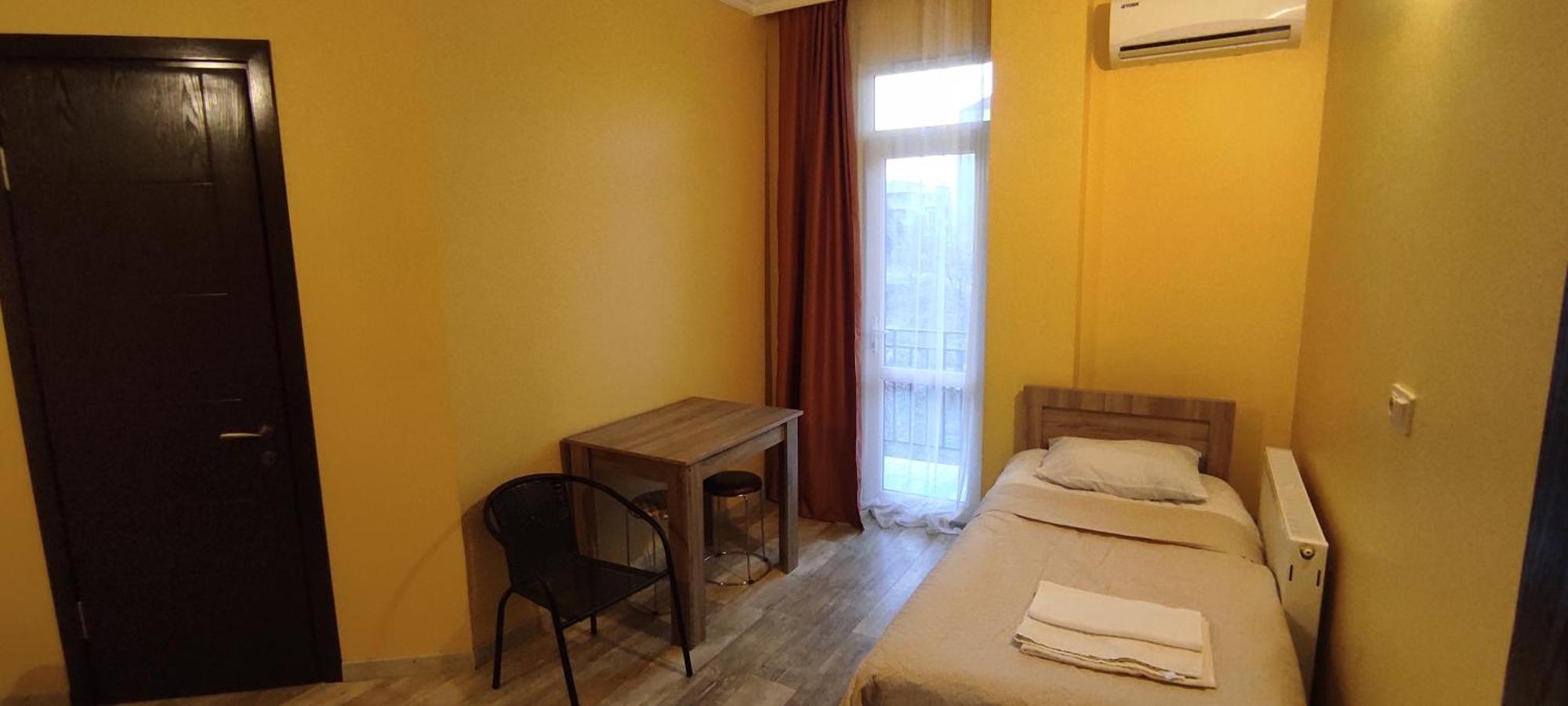 Femily Hotel In Batumi Mareti Str 2 Exterior photo