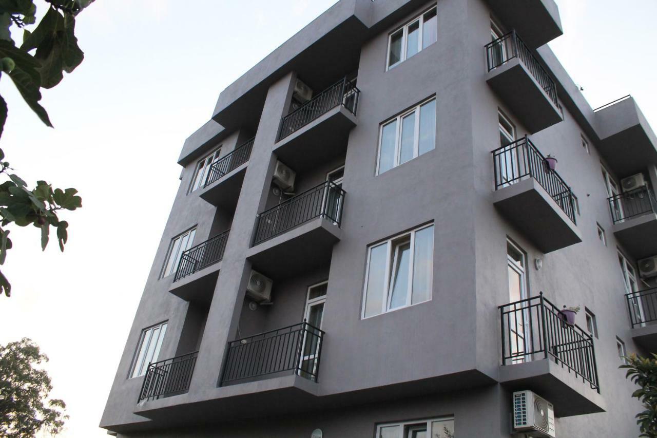 Femily Hotel In Batumi Mareti Str 2 Exterior photo